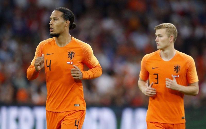 国足vs荷兰的相关图片